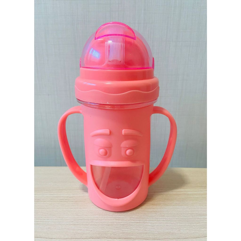 Copo Infantil com Alça para Bebê e Crianças, Garrafa De Água Com Tampa E Canudo de Silicone com Alça 320ml Rosa