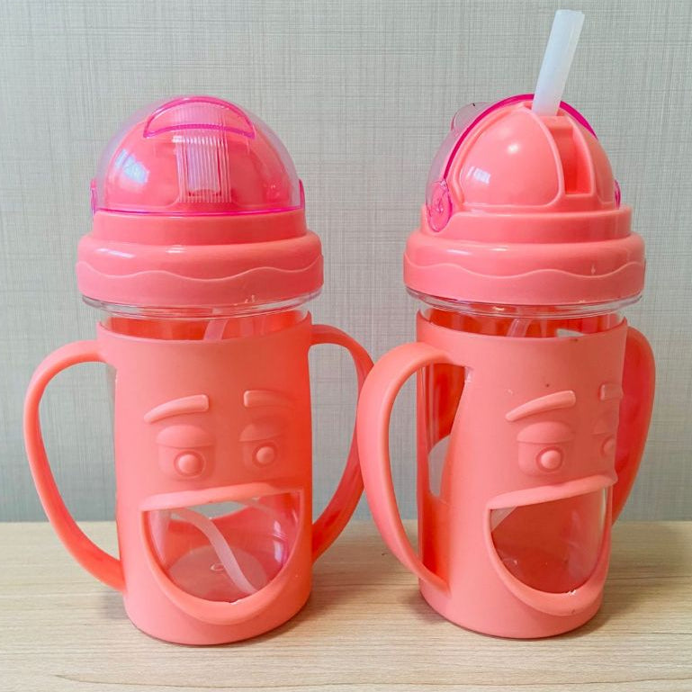 Copo Infantil com Alça para Bebê e Crianças, Garrafa De Água Com Tampa E Canudo de Silicone com Alça 320ml Rosa
